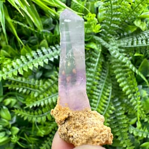Wonderful Amethyst Phantom whit Cérusite, natural minerals souvenir crystal,collectors specimen,rare crystal,rare Amerhyst,gift,souvenir