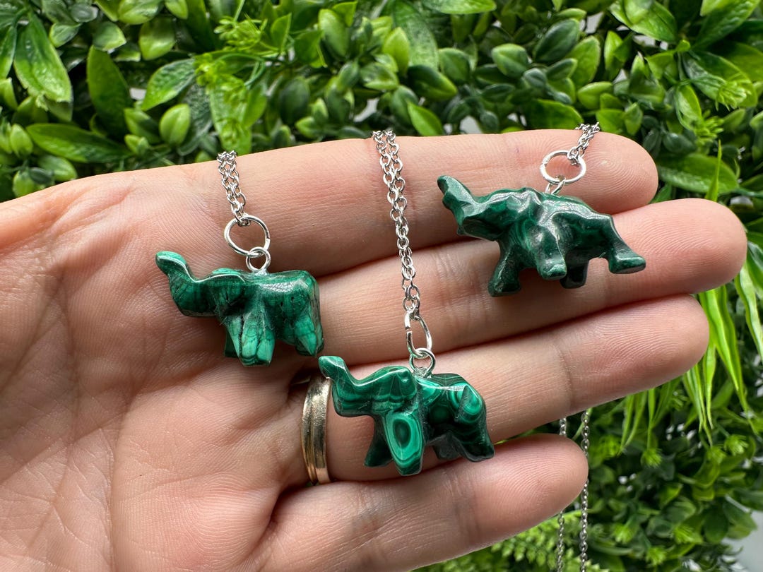 マラカイトの象の置物　パワーストーン マラカイトの象の置物 パワーストーン