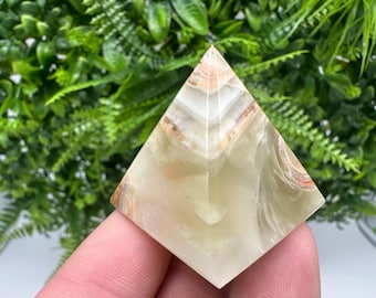 Green Onyx Crystal Pyramid (35mm): Healing Stone