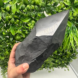 Large Shungite EMF Neutralizer Tower: Crystal Energy Protection Decor (20cm, 1500g)