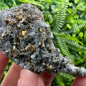 Stunning red Pyrite on Green Quartz,Sphalerite,from Borieva mine,Bulgaeia,natural minerals,gift crystal,home decor stone,collecots specimen