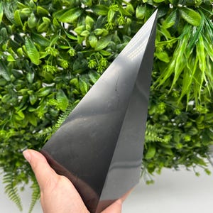 EXSTRA LARGE 20Cm EMF Neutraliser Shungite  Tower Stone Energy Protection,Crystal Tower Decor,emf Shield, Healing Crystal Tower,5GProtection