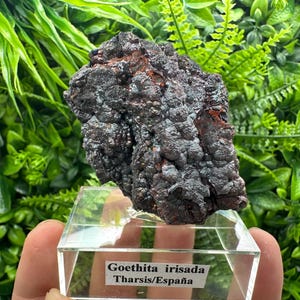 Iriserend goethiet uit Spanje, goethietkristal, iriserend kristal, mineraalmonster, verzameling, verzamelaars, regenbooggoethiet, clusters