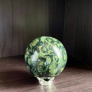 KAMBABA JASPER SPHERE 67.4 mm Stand included