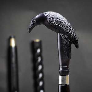 Personlig svart korphandtags käpp - Anpassad spiralkäpp med korphandtag i aluminium - Handgjord gåva för män, gotisk cosplay-käpp