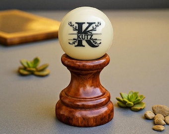 Personalized Cue Ball With Stand – Engraved Billiard Pool Cue Ball, Family Name or Custom Design, Ideal Birthday Gift Customized Cue Ball