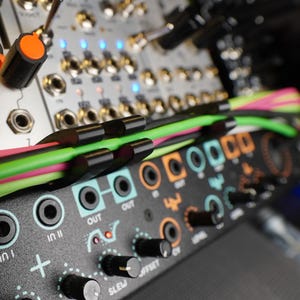 Eurorack Modular Kabelhalter 3D gedruckt (inkl. 3mm Schrauben)