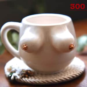 Taza de cerámica hecha a mano con forma de pecho, cuerpo femenino esculpido, taza de cerámica con detalle de pezón, regalo de café único, divertido regalo de Navidad, San Valentín, cumpleaños