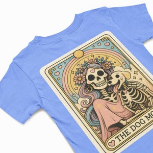 Camiseta con la carta del Tarot de la mamá del perro, regalo personalizado con el nombre del perro, camiseta de calavera, camiseta gótica con esqueleto de perro, linda camiseta espeluznante y oculta, camiseta estética espeluznante