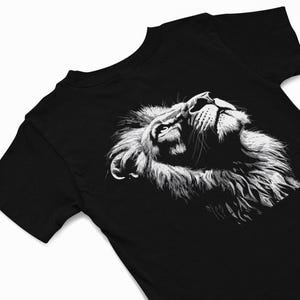 ライオンヘッド T シャツ、野生動物アパレル、ライオングラフィック T シャツ、スピリットアニマル T シャツ、ビッグキャット T シャツ、メンズアニマル T シャツ、ライオン愛好家の誕生日プレゼント
