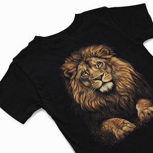 Lion T-Shirt, Abstract Lion Graphic Tee, Spirit Animal T shirt, Big Cat Tee, Animal T shirt, Lion Lovers Gift, Jungle animal t shirt gift