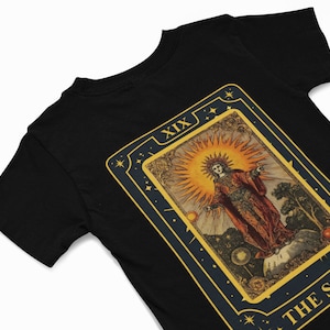 Maglietta del Sole, maglietta dei Tarocchi, maglietta dei segni zodiacali, maglietta spirituali, maglietta dello Zodiaco, maglietta dell'Oroscopo, maglietta del Dio Sole, regalo per gli amanti del Sole