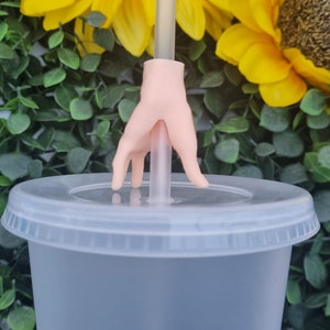 Hand straw topper