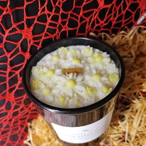 Chamomile candle, Soy Candle, White flower candle, Nature soy wax candle, Black jar, Candle, Inspired by nature, gift candle, cute gift