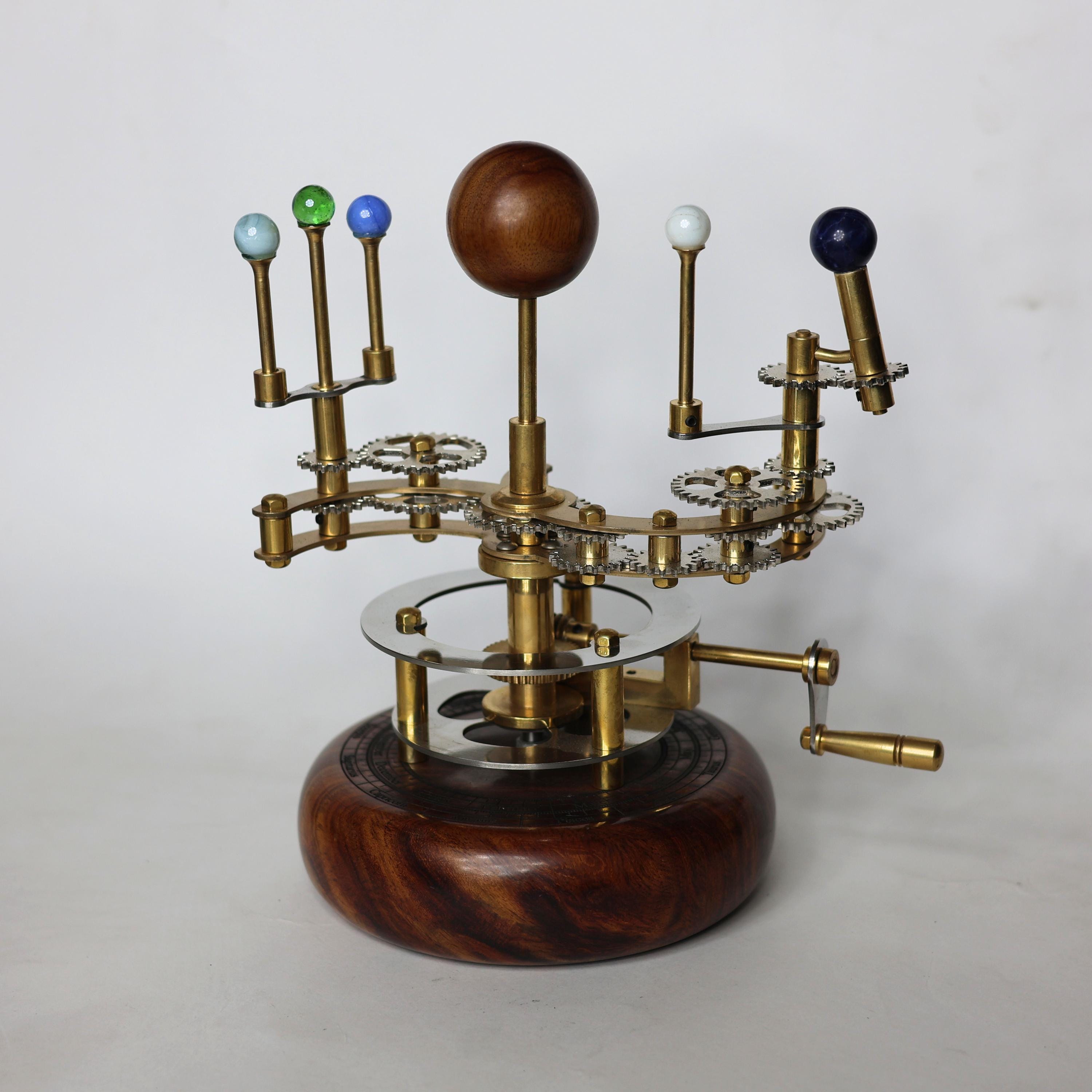 真鍮の太陽系儀は本棚用の高級芸術品、太陽系の機能モデル - Etsy 日本
