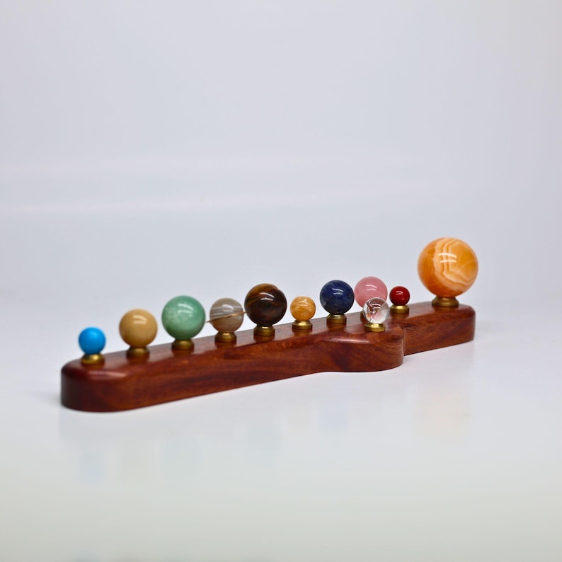 Precious Stones Planet Display |Sun, Earth and its Moon and 9 Planet Set with Semi-Precious Stones | Rosewood Solar System Sculpture Bild 4