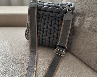 Handmade chunky knit handbag in the color gray (unique) with matching crossbody strap