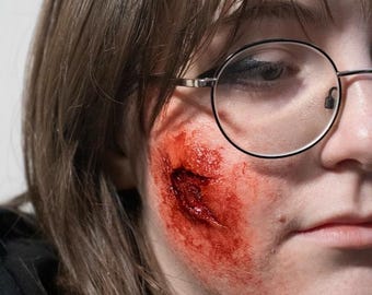 Silikonowa proteza głębokiej rany - Rana postrzałowa - Silikonowe urządzenie w kapsułce - Proteza do makijażu - Makijaż SFX - Halloween - Film i telewizja