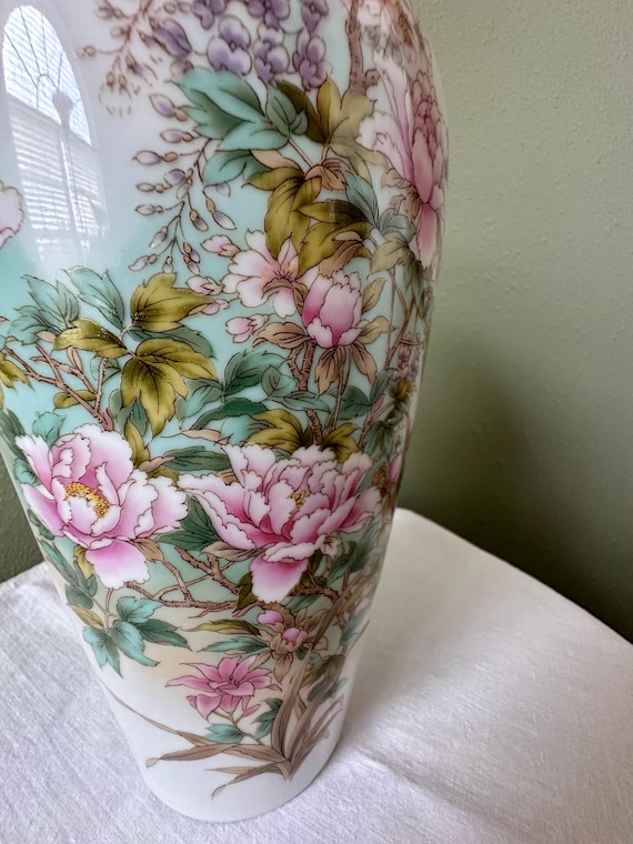 Vintage Vase - Shibata Japan Gold Leaf-rimmed Floral Vase Vintage Vase - Shibata Japan Gold Leaf-rimmed Floral Vase
