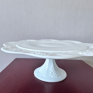 CAKE STAND PEDESTAL- Milk Glass Westmoreland Panel Grape White Vintage (VC16)