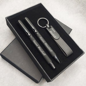 Gepersonaliseerde pen stalen balpen + rollerbalpen+sleutelhanger + pennendoos, verjaardagscadeau, afscheidscadeau, cadeauset vaderdag