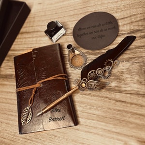 Conjunto de caligrafia personalizado: caneta de pena, diário e porta-copos - presente gravado