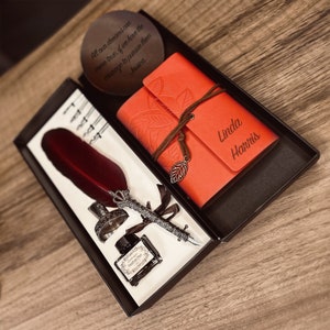 Ganzenveer met gepersonaliseerd journaal geschenkdoos, bruiloftsgastenboekpen met standaard, vulpen, verenpen met inkt, standaard, verenpennenset