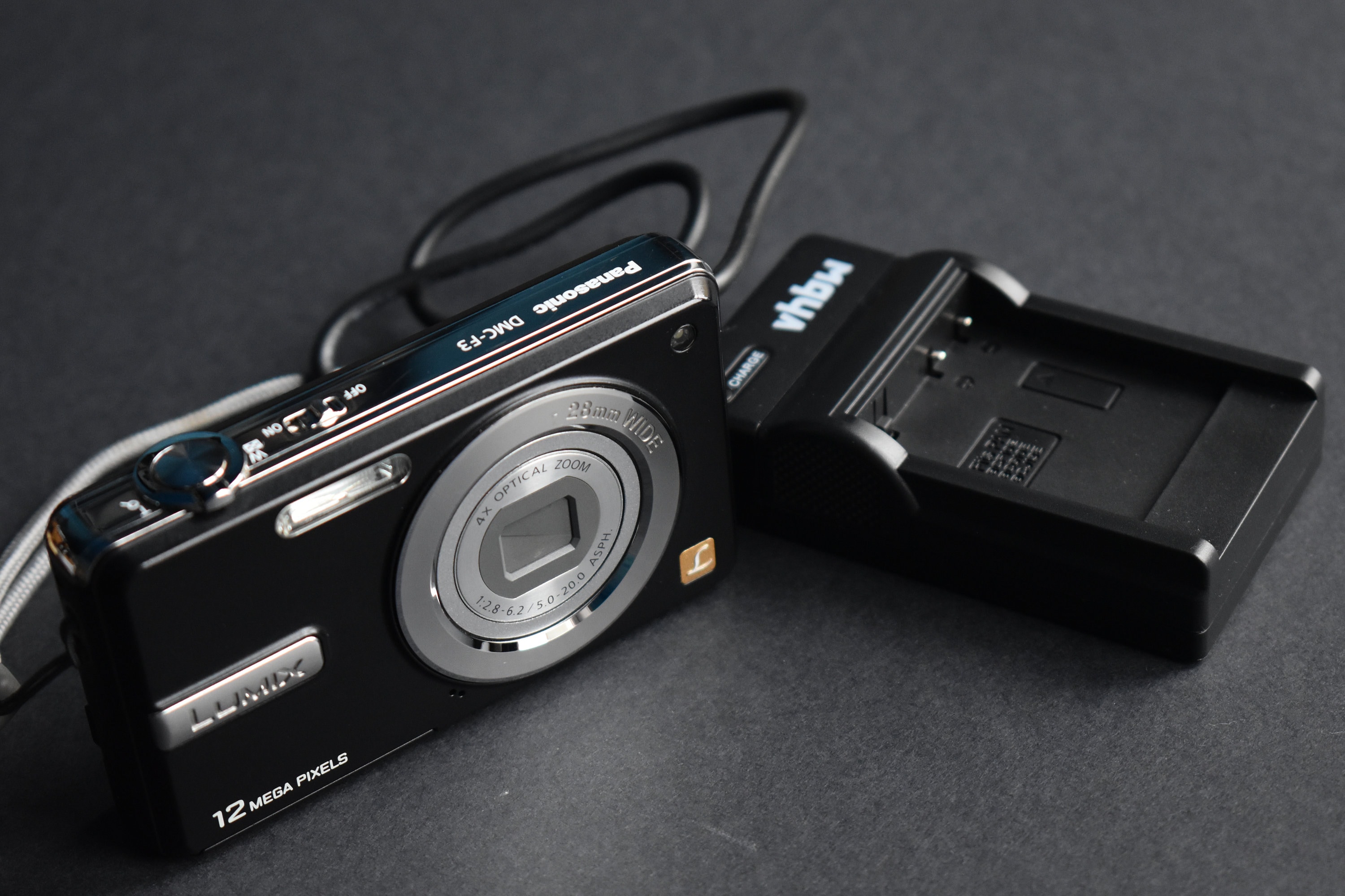 希少　海外モデル　Panasonic LUMIX DMC-F3 デジタルカメラ il_fullxfull.6160213597_kovb.jpg