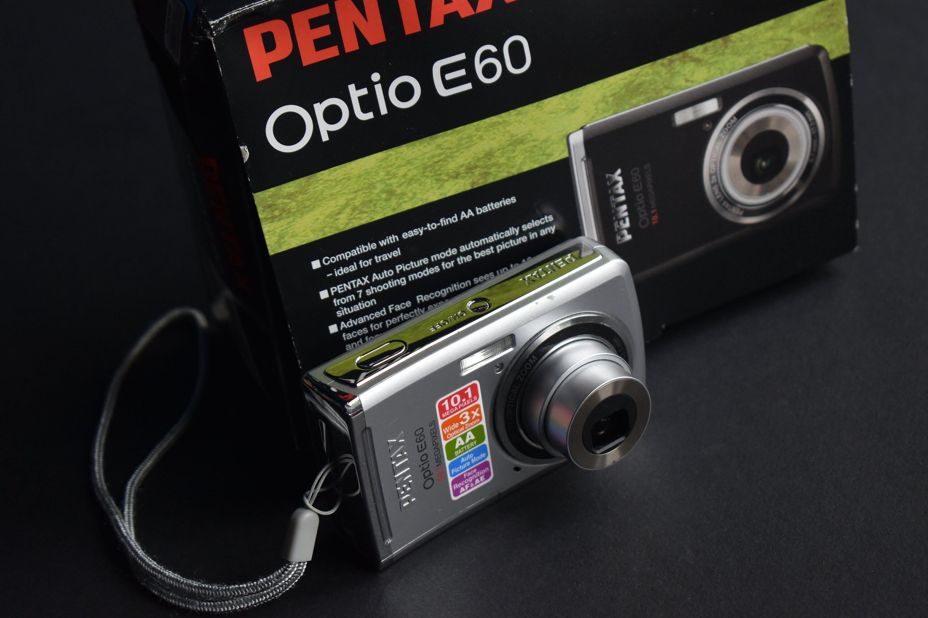PENTAX OPTIO E60 10Mp 3x Zoom + SD Kompakt Digitalkamera - Inkl. Schachtel