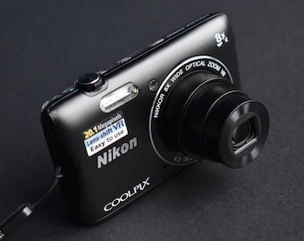 Nikon Coolpix S3600 Digital Camera 20.1mp 8x Wide Optical Zoom INCL. BOX
