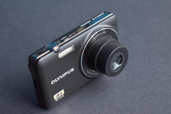 Olympus D-735 12.0MP 4x Zoom Compact Digital Camera Black Camera