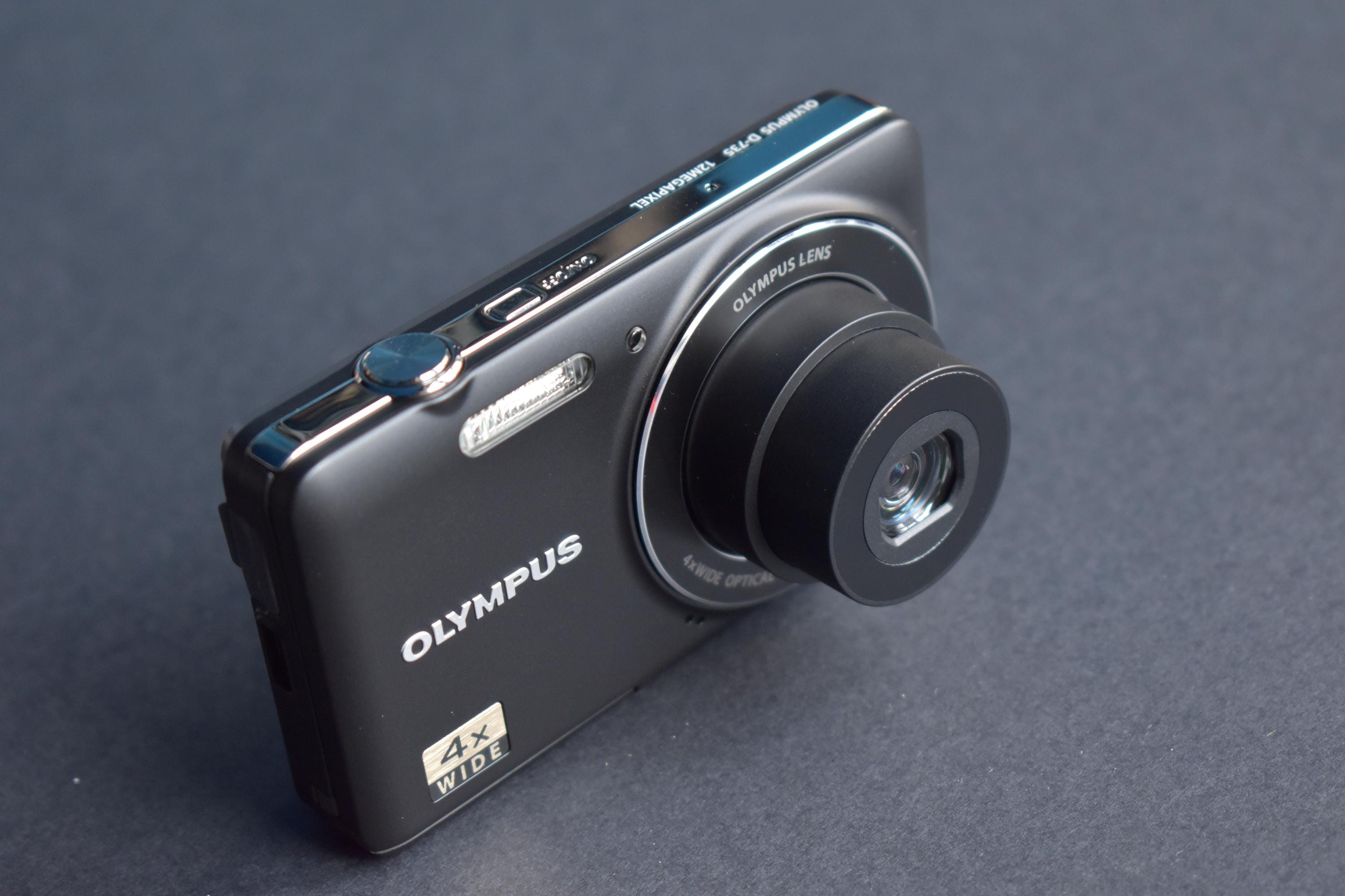 Olympus D-735 12.0MP 4x Zoom Compact Digital Camera Black Camera