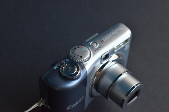 Canon Powershot A1000 IS Digital Camera: 10.0 MP, 4.0x Zoom - SD