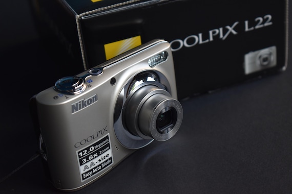 Nikon COOLPIX L22 - 12.0MP 3.6x Zoom Camera Compact Camera | BOX