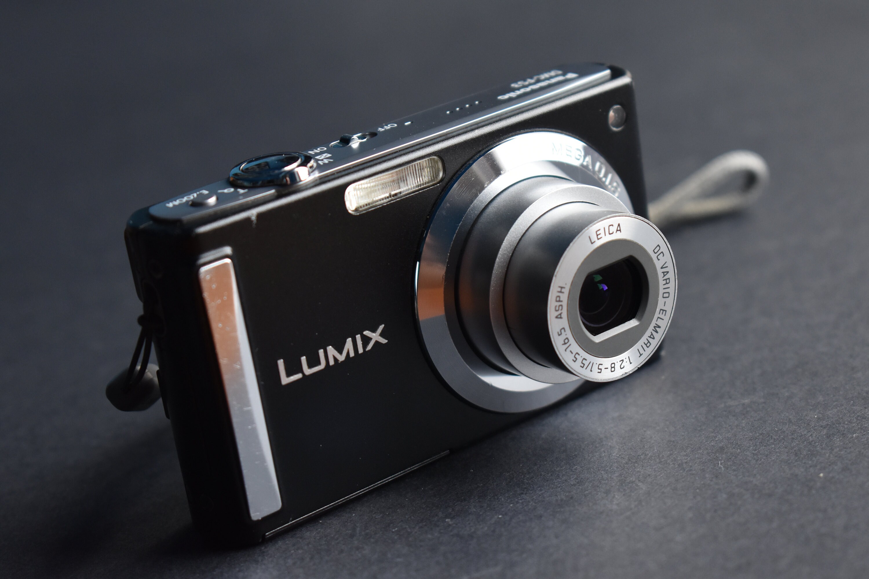 PANASONIC LUMIX DMC FS3 8.1 Mp Digital Leica Compact Digital