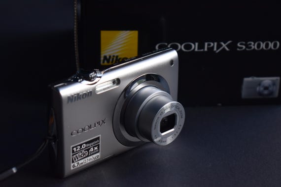 Nikon COOLPIX S3000 シルバー 【公式通販】