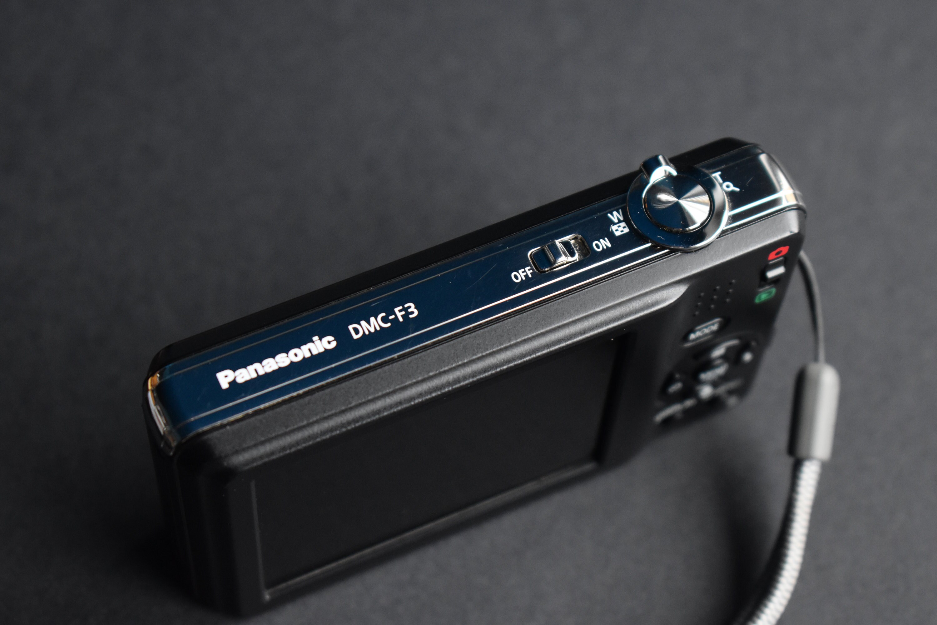 希少　海外モデル　Panasonic LUMIX DMC-F3 デジタルカメラ il_fullxfull.6160213597_kovb.jpg