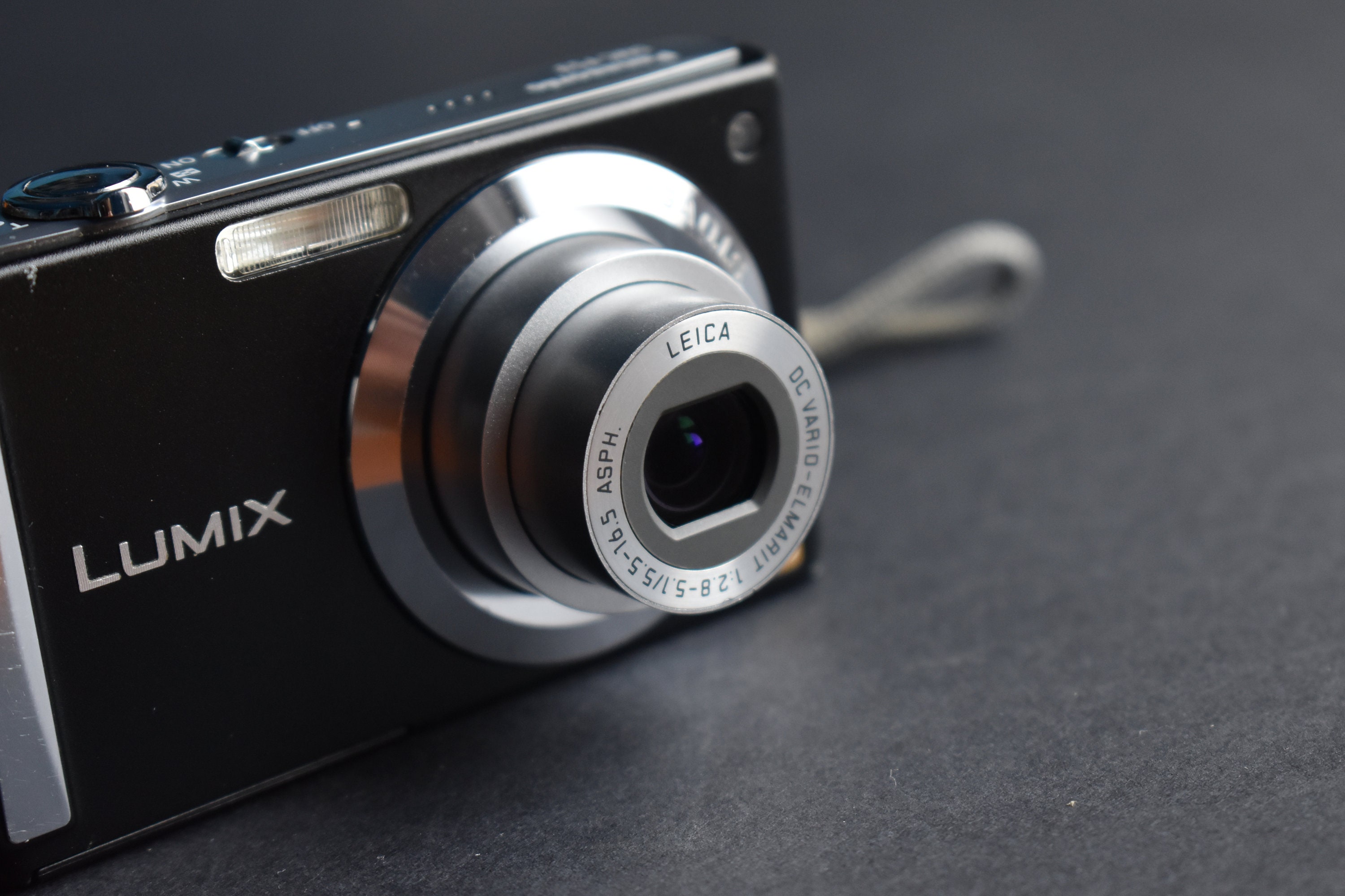 PANASONIC LUMIX DMC FS3 8.1 Mp Digital Leica Compact Digital