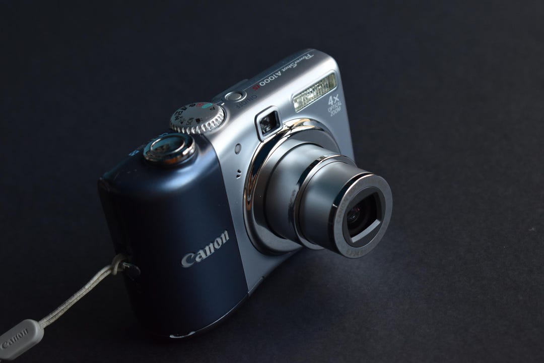 Canon Powershot A1000 IS Digital Camera: 10.0 MP, 4.0x Zoom - SD