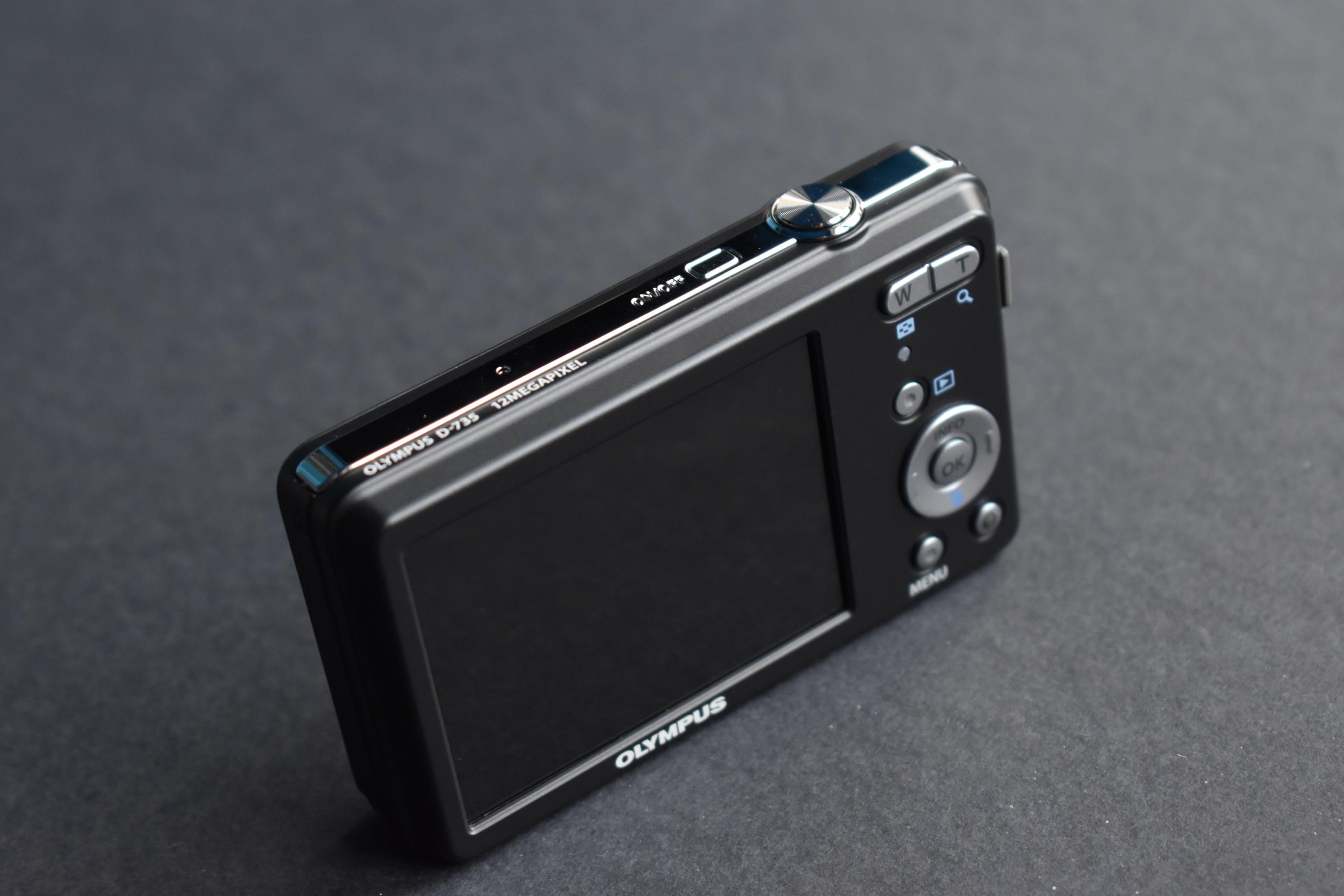 Olympus D-735 12.0MP 4x Zoom Compact Digital Camera Black Camera
