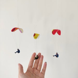 Cadeau pour parapente. Parapente PG avec harnais ouvert (souvenir), décoration intérieure de parapente suspendue et décoration de voiture pour amoureux du ciel