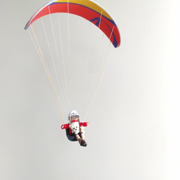 Custom Gleitschirm mit Hund, Filzminiatur. Paragliding Souvenir MiniMe, Innendekoration für Fallschirmspringer. Hängeornament Paraglider