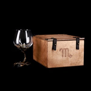 Kieliszek do koniaku/brandy Skorpion, prezenty dla znaków zodiaku, luksusowe naczynia do drinków, ręcznie robiony kielich, prezent dla świadka, naczynia do drinków dla niego, wyjątkowe kieliszki typu coupe