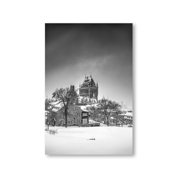 Black and white photomagnet of Château Frontenac in winter - Limited edition, signed and numbered.