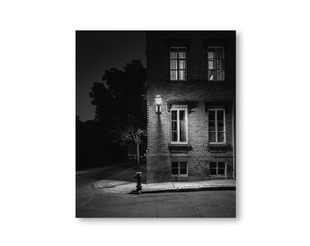 Fridge magnet - Brick house at night in the Old Quebec district - Souvenir gifts