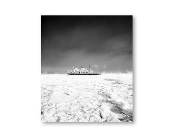 Fridge magnet - Black and white photograph of the Quebec Lévis ferry in mini format - Souvenir gifts