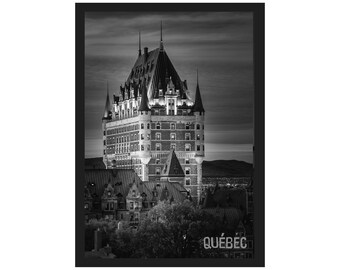 5 postcards of Château Frontenac in black and white - A set bringing together night scenes of the Château - Free delivery.