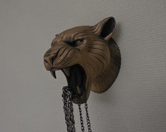 Wandhaken mit goldenem Pantherkopf – Handgefertigter Schmuckhalter in Tierform