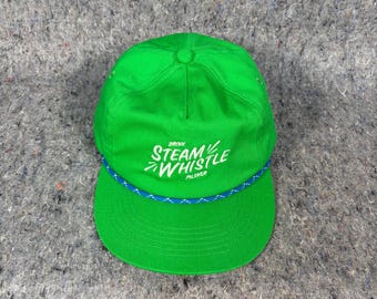 Gorra snapback estilo camionero con silbato de vapor verde y cerveza