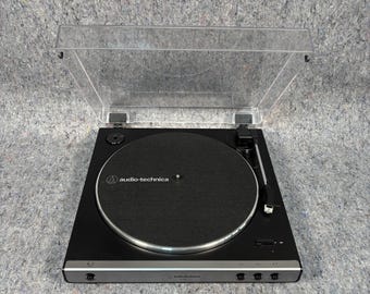 Gramofon z napędem paskowym Audio-Technica AT-LP60X (przetestowany/w pełni sprawny)